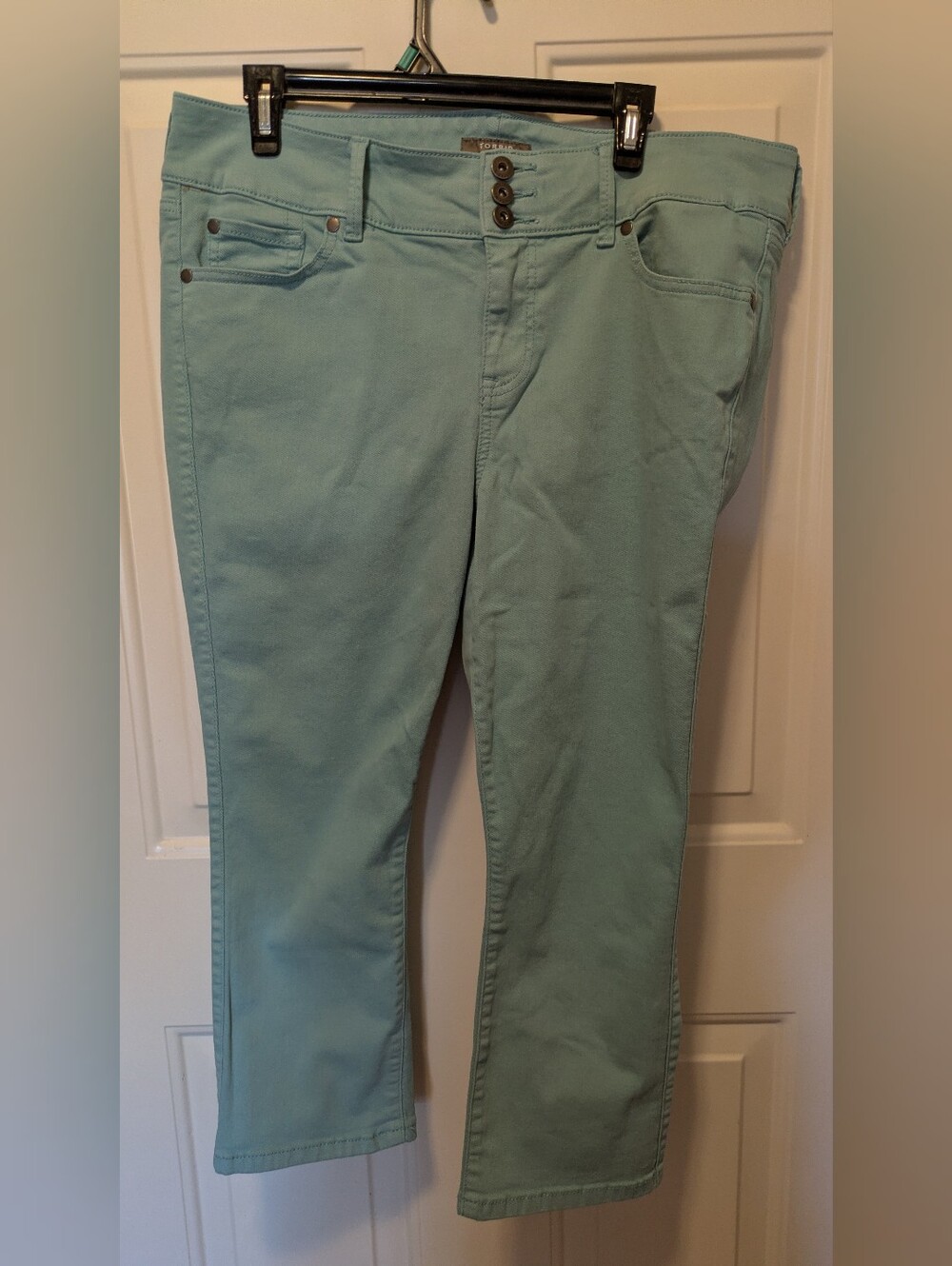 Torrid Women’s Stretch Mid-Rise Cropped Jeans in Light Teal